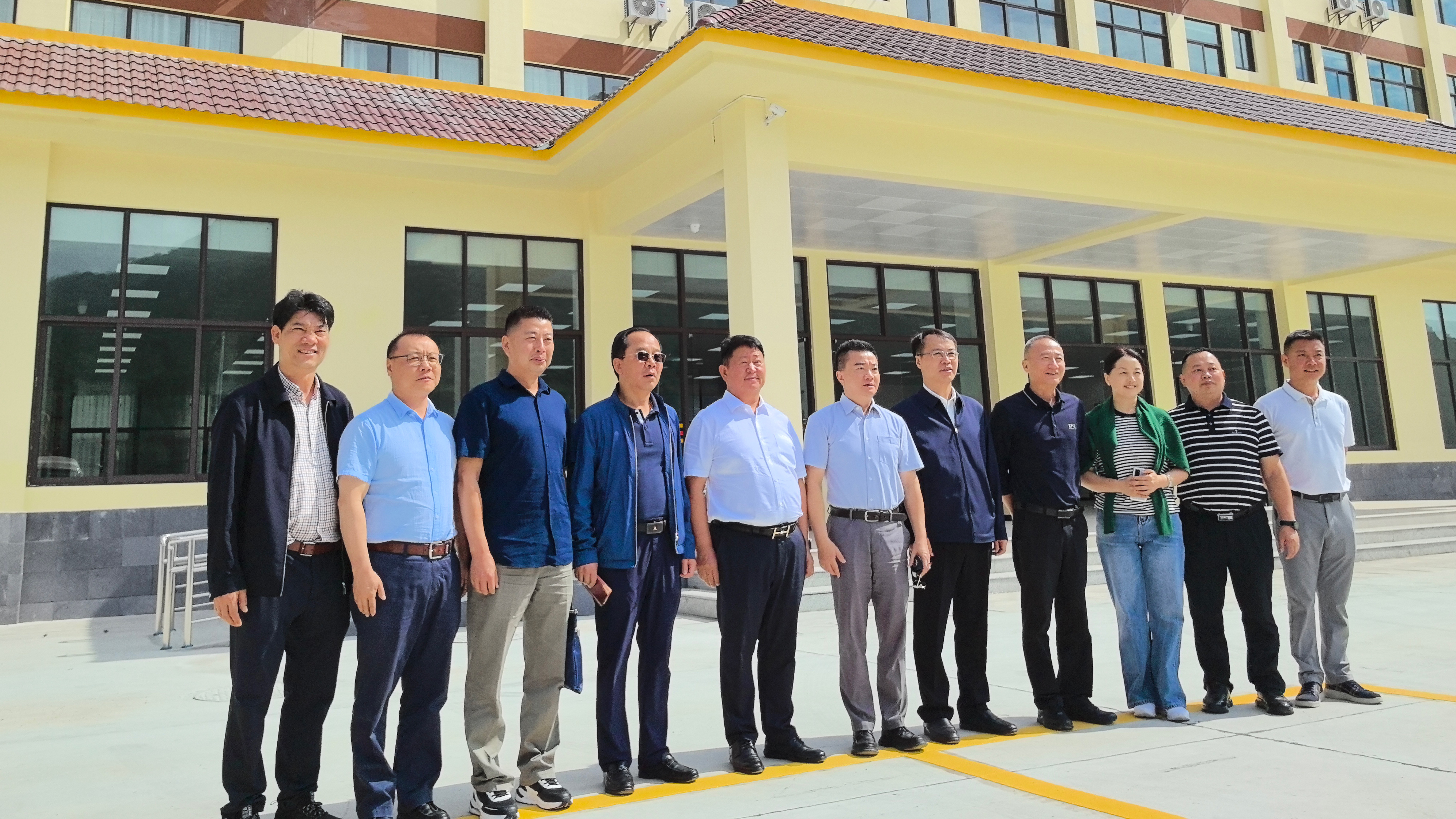 云南省商務(wù)廳副廳長馬俊一行蒞臨恒益集團(tuán)物流項目調(diào)研指導(dǎo)